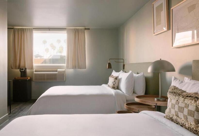 غرفة قياسية, Sonder Solarena