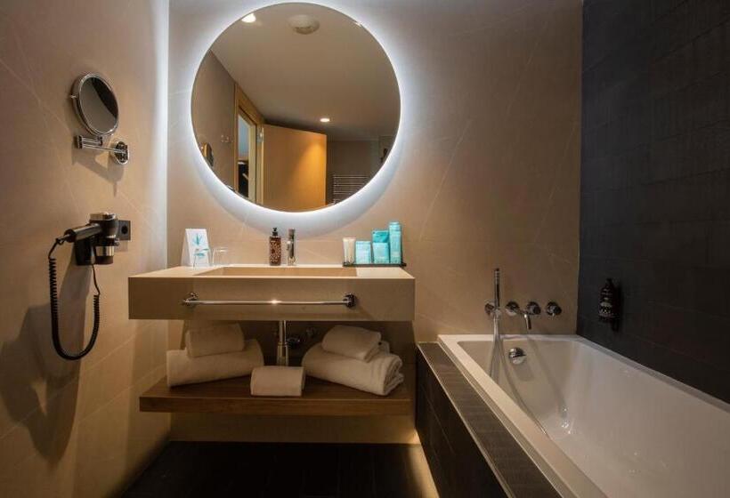 اتاق استاندارد, YOMO Centric