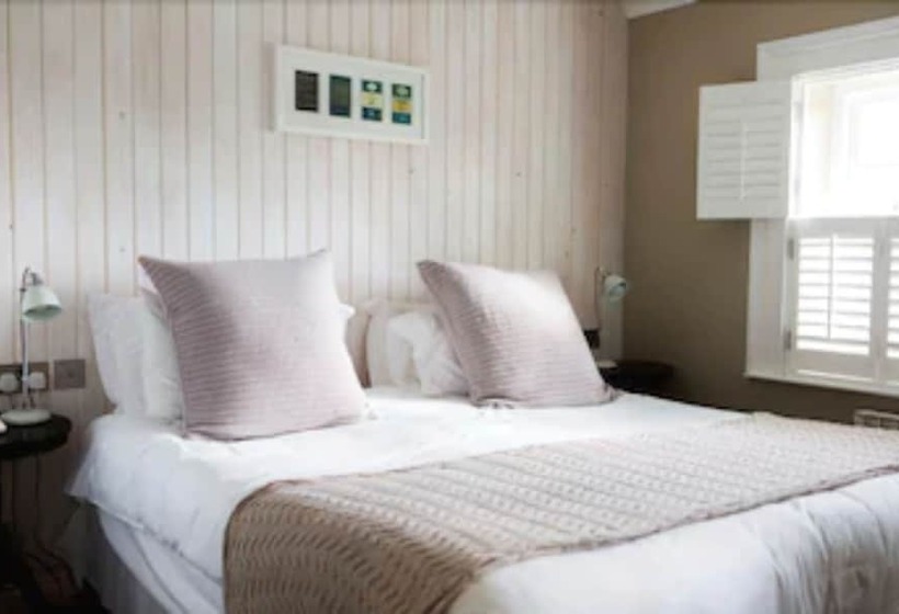 اتاق استاندارد, Les Douvres Hotel