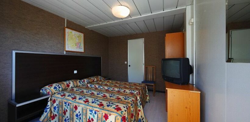 חדר אקונומי, Compostela Inn