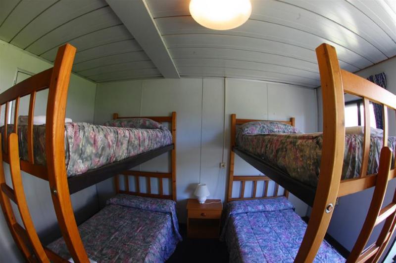 חדר סטנדרט לארבעה, Compostela Inn