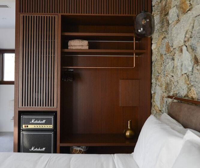 חדר סופריור עם נוף לים ומרפסת, Charisma Hotel And Wellness Club