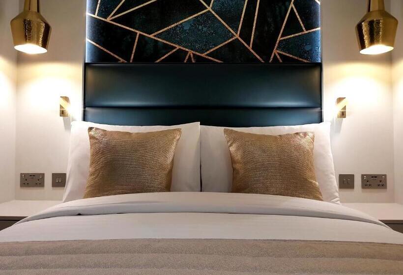 スタンダードスタジオ, Nox Waterloo