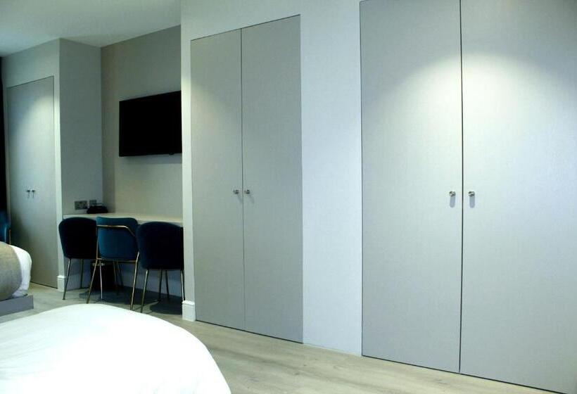 ファミリーステューディオ, Nox Waterloo