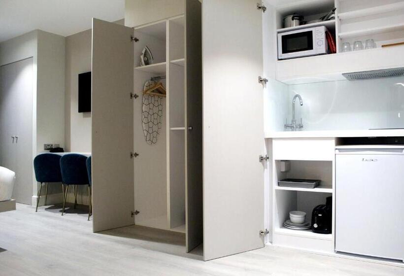 ファミリーステューディオ, Nox Waterloo