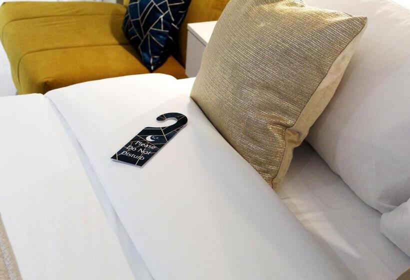 ファミリーステューディオ, Nox Waterloo