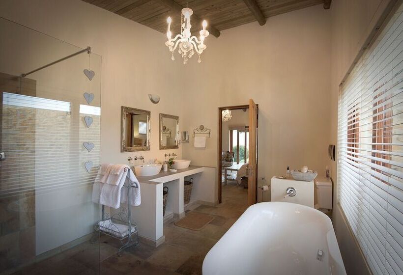 חדר משפחתי, Rouxwil Country House