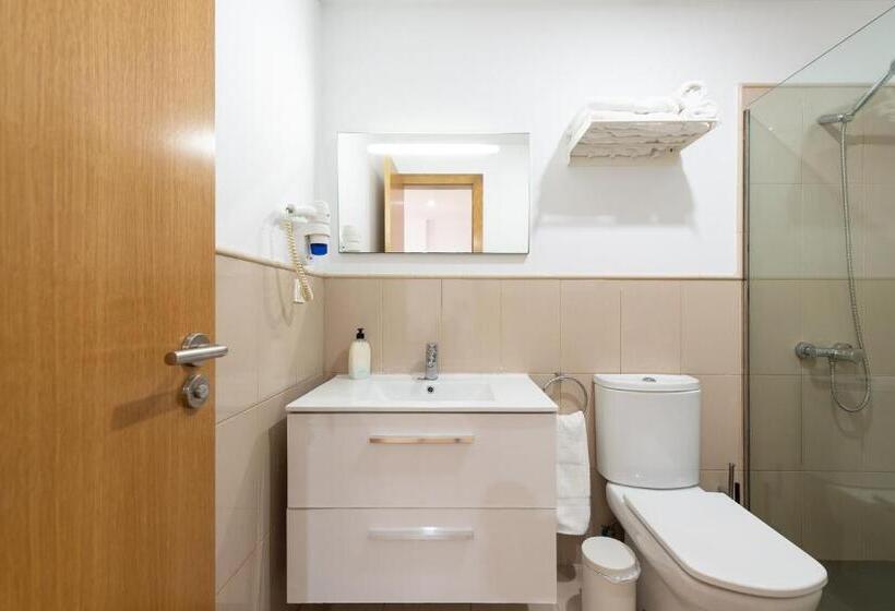 דירת שני חדרים, Rk Atlantis Vacational