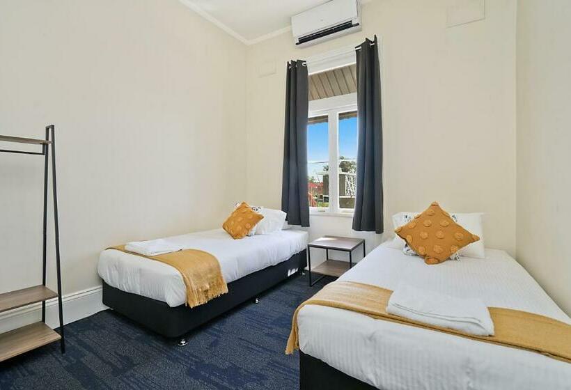 חדר סטנדרט חדר אמבטיה משותף, Imperial Hotel Singleton