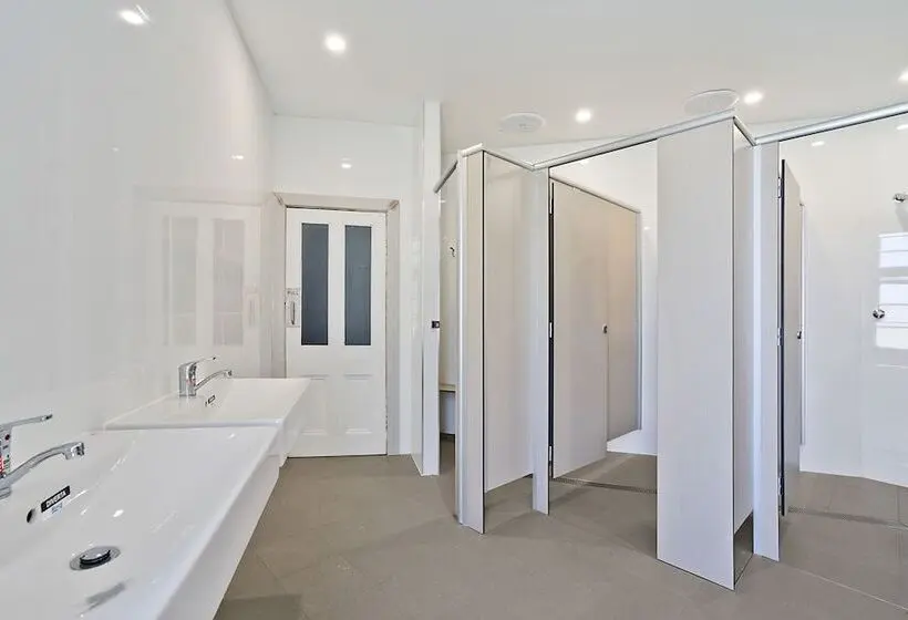 Habitació Triple Estàndard Bany Compartit, Imperial Hotel Singleton
