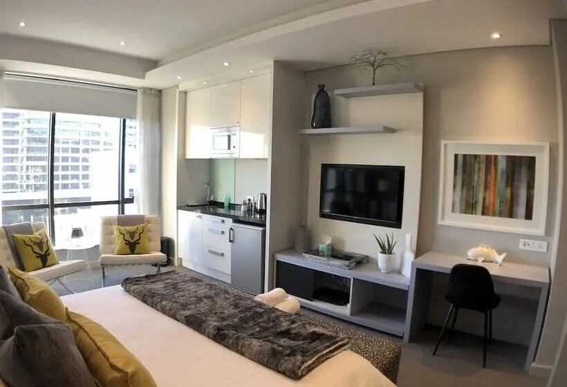 デラックススタジオ, Sandton Skye
