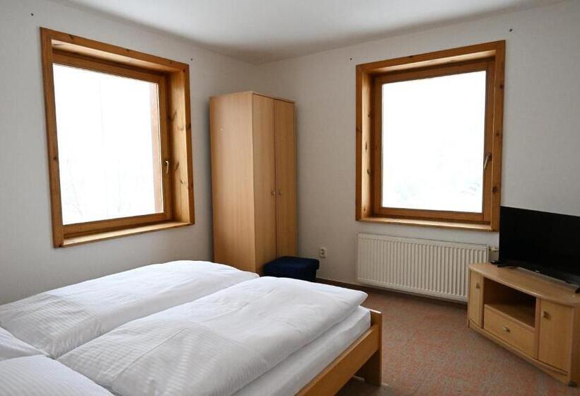 Номер Стандарт Вид на Горы, Euforia