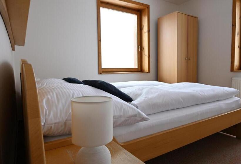 Номер Стандарт Вид на Горы, Euforia