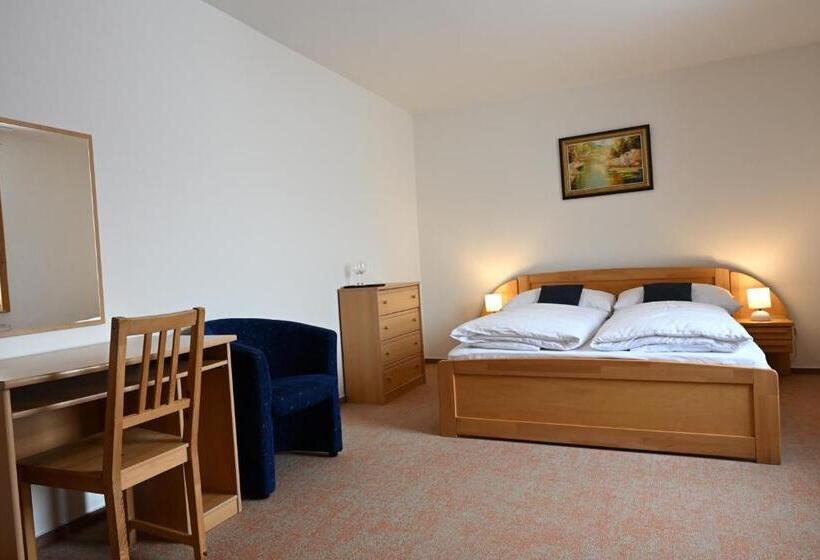 Номер Стандарт Трехместный, Euforia