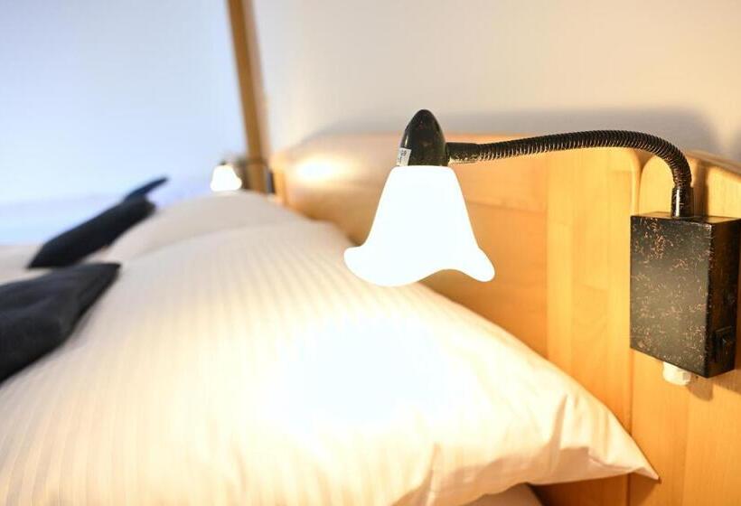 Семейный Номер, Euforia