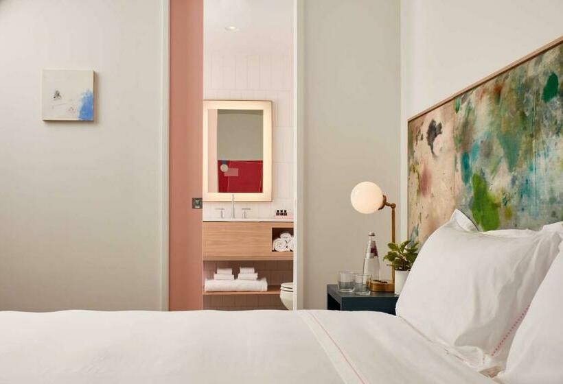 스탠다드 룸, The Doyle