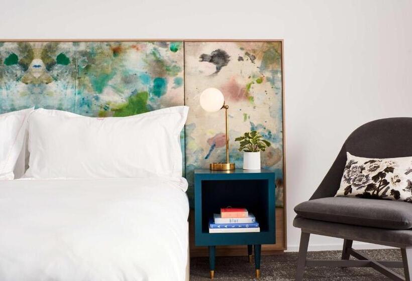 스탠다드 룸, The Doyle