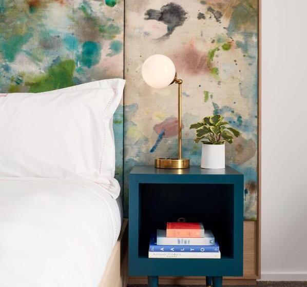 스탠다드 룸 킹사이즈 침대, The Doyle