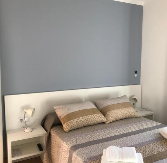 חדר דלוקס, Hostal Casiano Camarasa