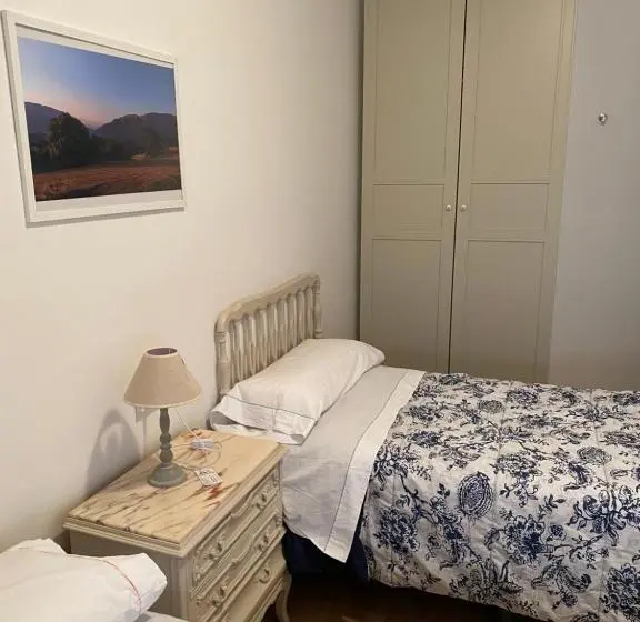 バス共有のスタンダードルーム, Hostal Casiano Camarasa