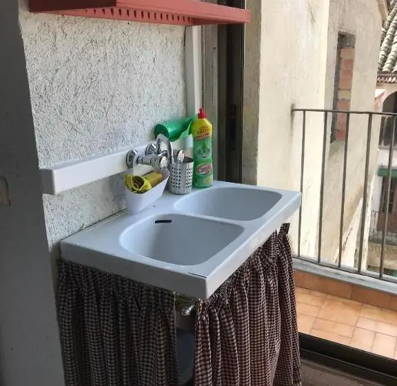 バス共有のスタンダードルーム, Hostal Casiano Camarasa