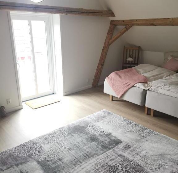 חדר לארבעה סטנדרטי עם מרפסת, Hos Mette