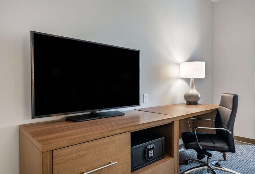 جناح, Comfort Suites Stuarthutchinson Island