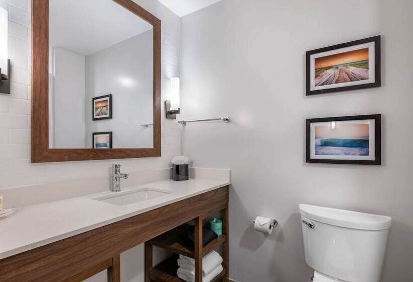 جناح, Comfort Suites Stuarthutchinson Island