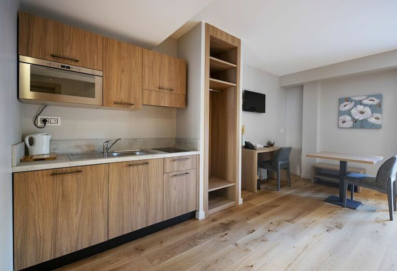 Номер Superior, Le Bastia