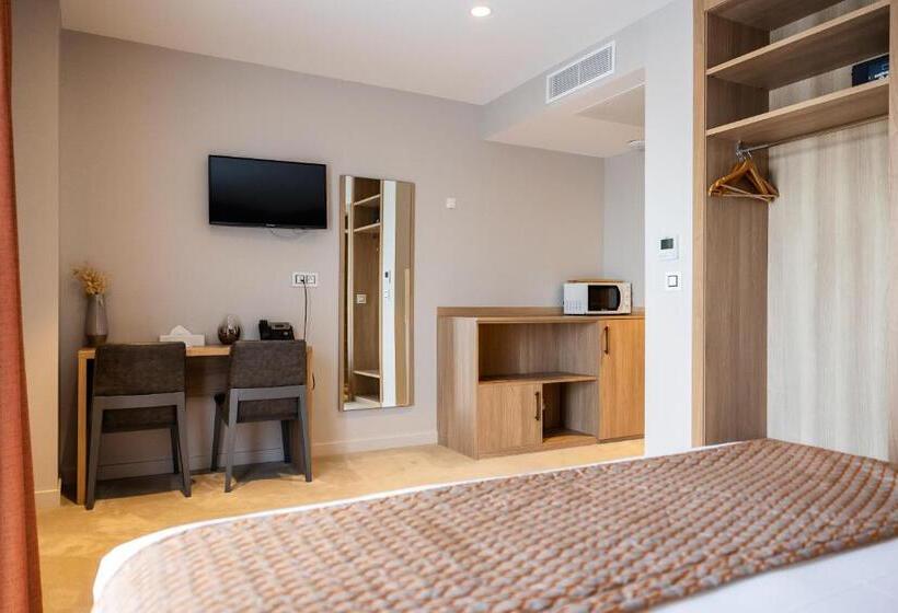 サイドシービュースーペリアールーム, Le Bastia