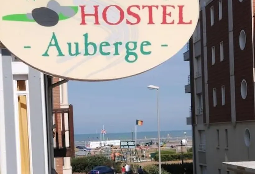 ルームシェアのワンベッド, Auberge Riva Bella