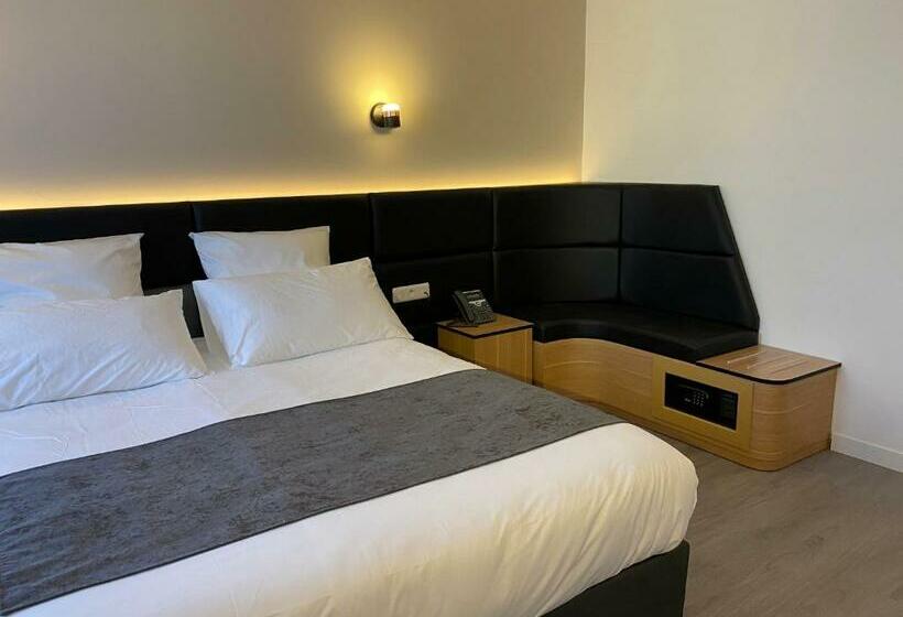 חדר סטנדרט, Woods  Genevethoiry