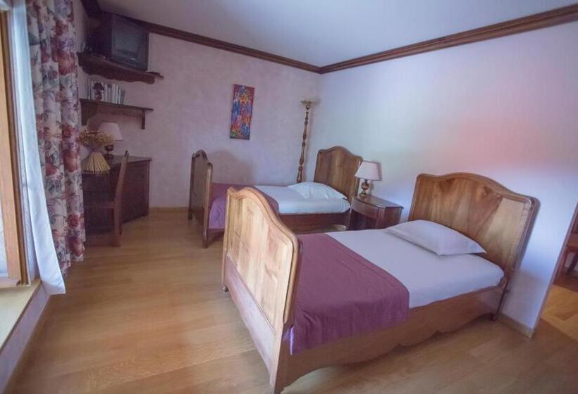 חדר סטנדרט לשלושה, Le Bonheur Dans Le Pre