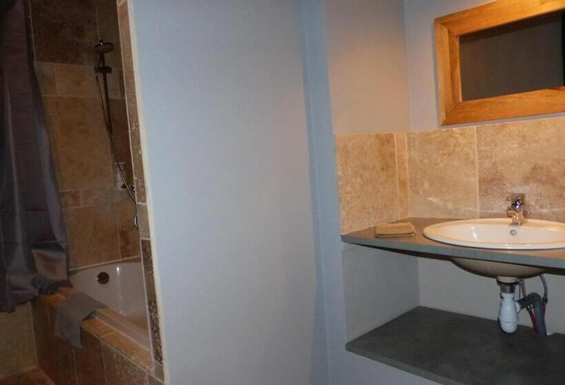 חדר דלוקס, La Fontaine De Rocoule