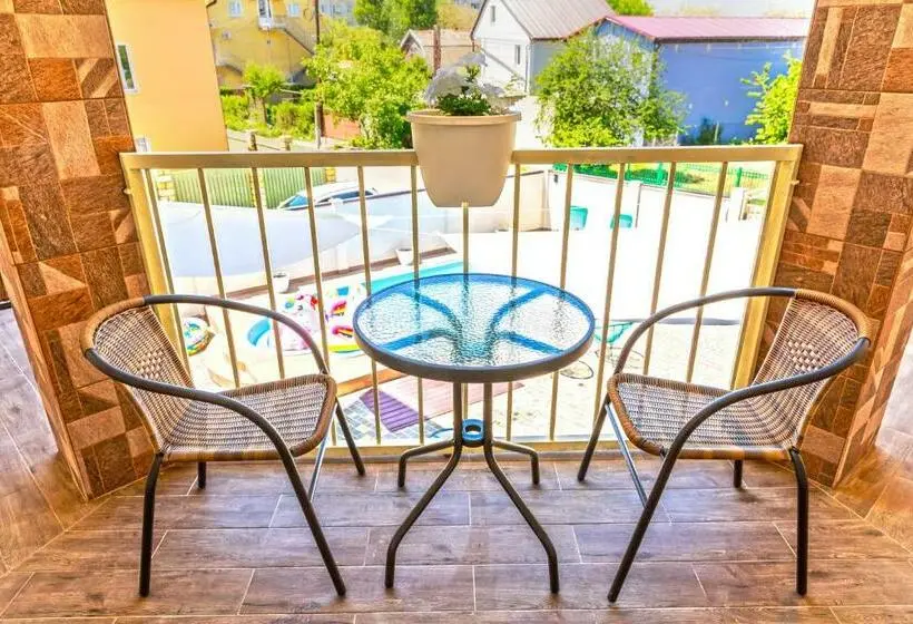 Standardrum Poolutsikt, Villa Shell