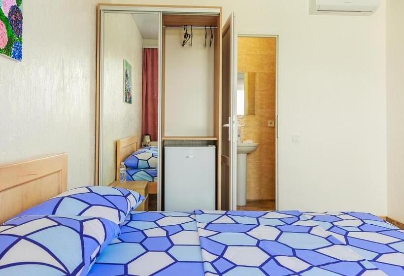 اتاق استاندارد با چشمانداز استخر, Villa Shell