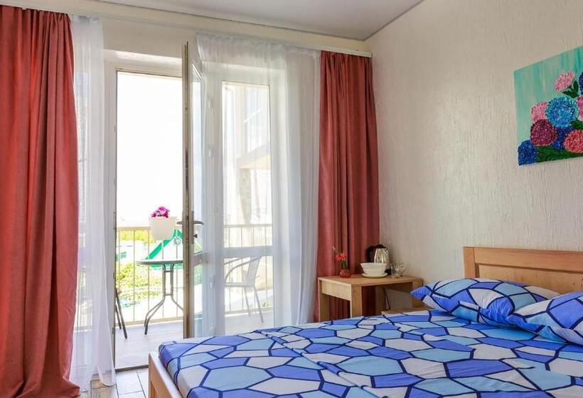 اتاق استاندارد با چشم‌انداز استخر, Villa Shell