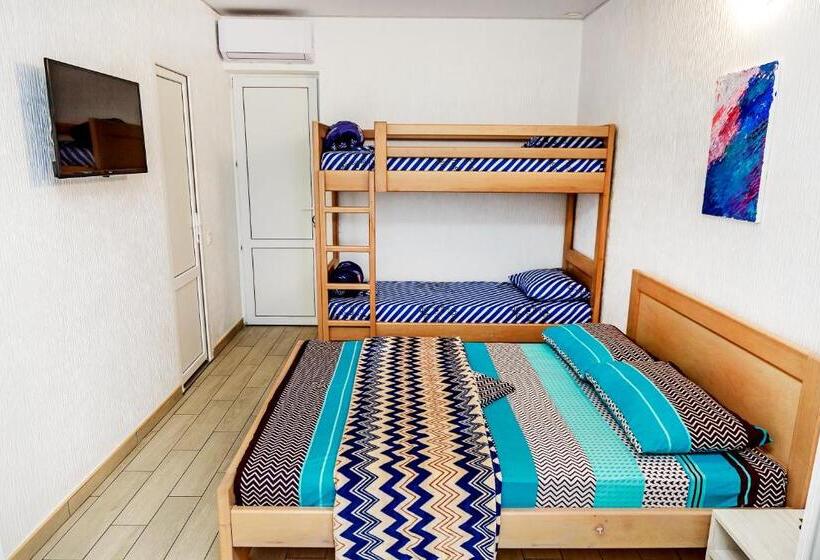 اتاق استاندارد چهار تخته, Villa Shell