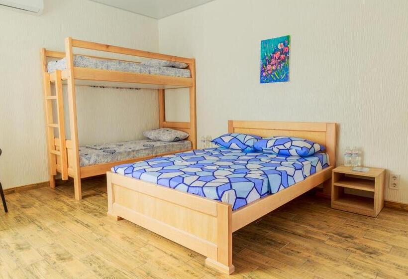 اتاق استاندارد چهار تخته, Villa Shell