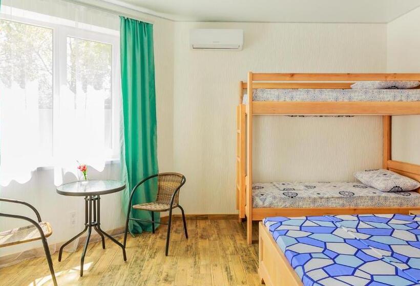 اتاق استاندارد چهار تخته, Villa Shell