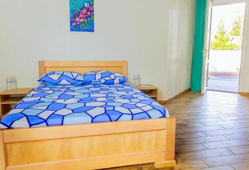 اتاق استاندارد چهار تخته, Villa Shell