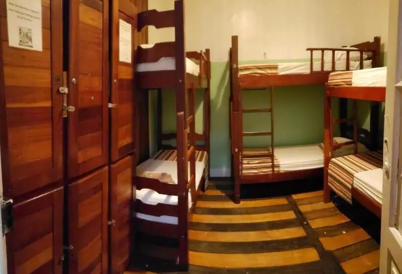 ルームシェアのワンベッド, Antonieta Hostel E Bistro