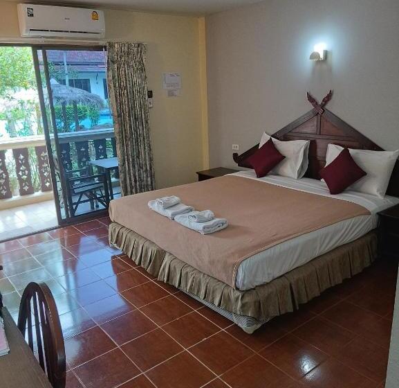 غرفة قياسية مطلّة علي حمام السباحة, Ban Nam Mao Resort