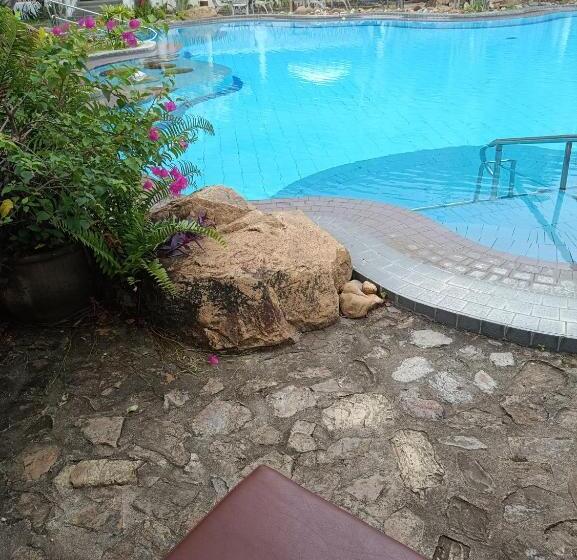 غرفة قياسية مطلّة علي حمام السباحة, Ban Nam Mao Resort