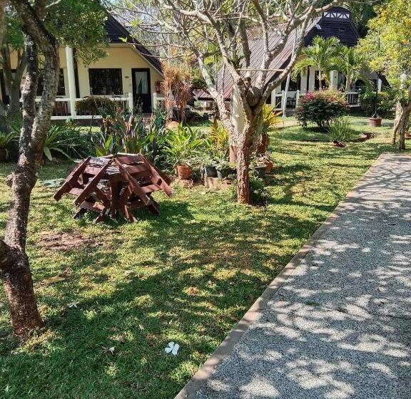 Номер Стандарт Трехместный, Ban Nam Mao Resort