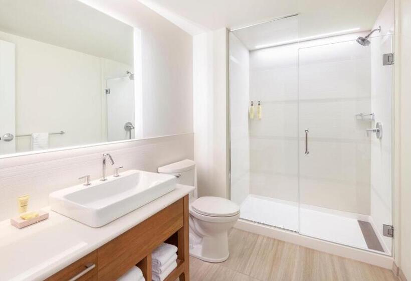 استودیوی استاندارد با تخت دو نفره بزرگ, Element Asheville Downtown