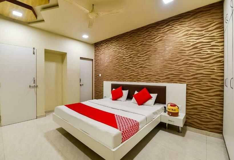 トリプルクラシックルーム, Super Hotel O Jagmohan