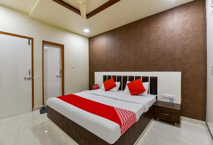 三人经典房间, Super Hotel O Jagmohan