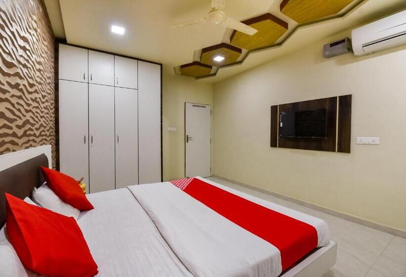 三人经典房间, Super Hotel O Jagmohan