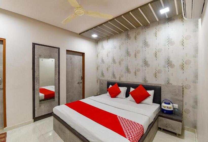 三人经典房间, Super Hotel O Jagmohan
